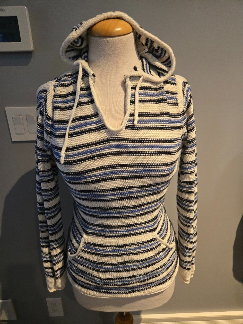 Purple Heart Striped Knit Pullover Hoodie | Size Medium | Blue & White